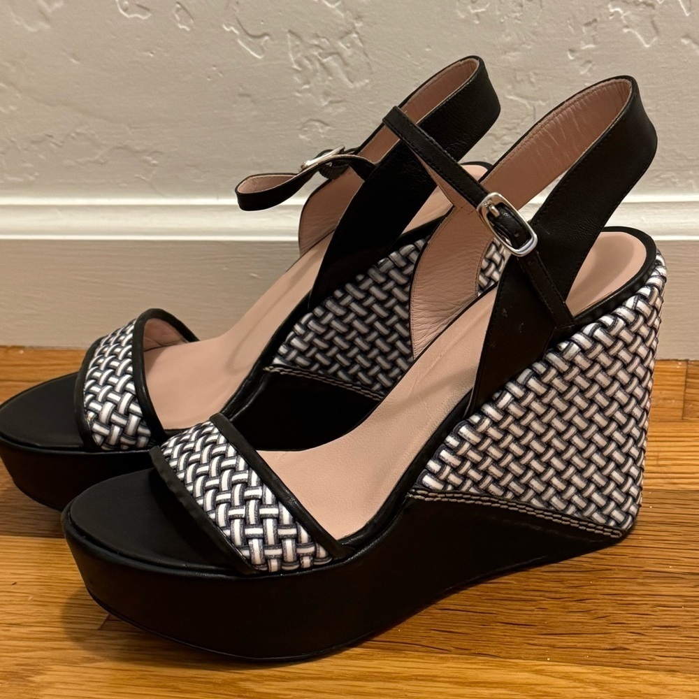 STUART WEITZMAN Black
Holiday Pipe Open Toe Platform
Wedge Size 7.5 7 1/2 Shoes
